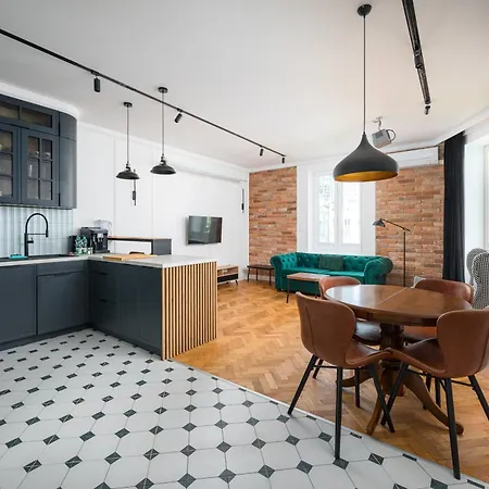 Centre Stylish By Bookinghost * ורשה