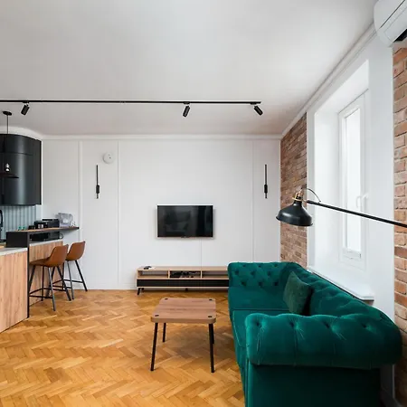 Centre Stylish By Bookinghost * ורשה